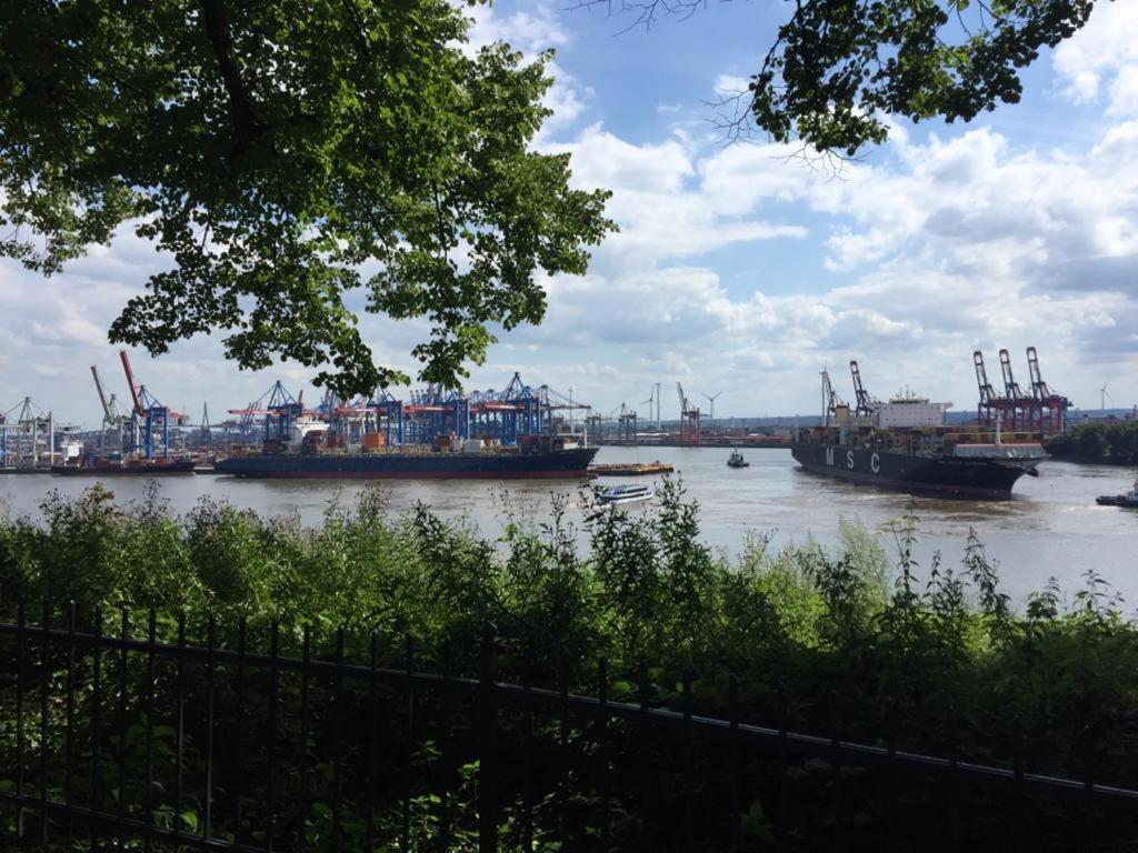 Fewo Blankenese Im Haus Luehegarten Grünendeich Exteriér fotografie